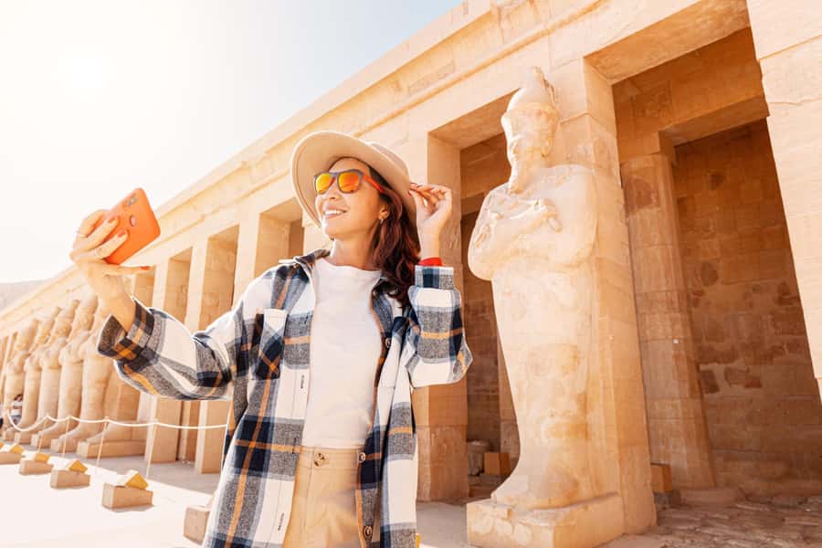 Hurghada: Luxor Hot Air Balloon Ride and Day Tour With Meals - Lunch and a traditional felucca on the Nile