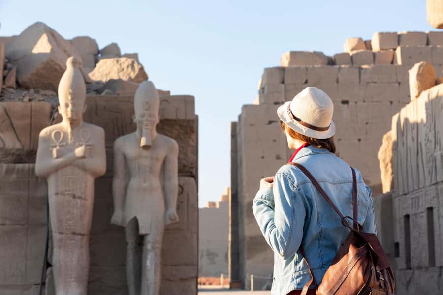 Hurghada: Small-Group Luxor Day Tour & Sunrise Balloon Ride - Lunch at a local restaurant