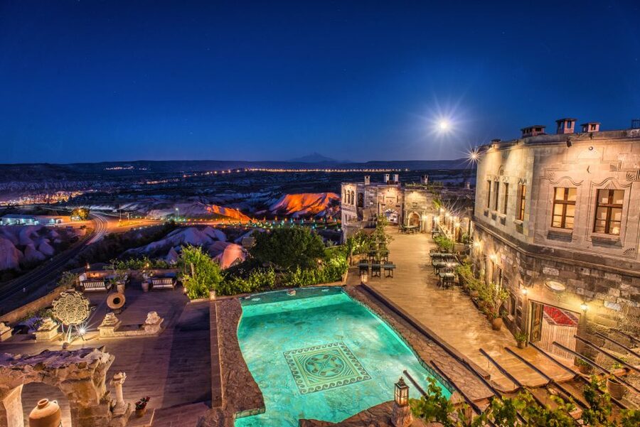 Istanbul: Cappadocia 4-Day Trip by Plane & Hot Air Balloon - What the $1,418 price covers