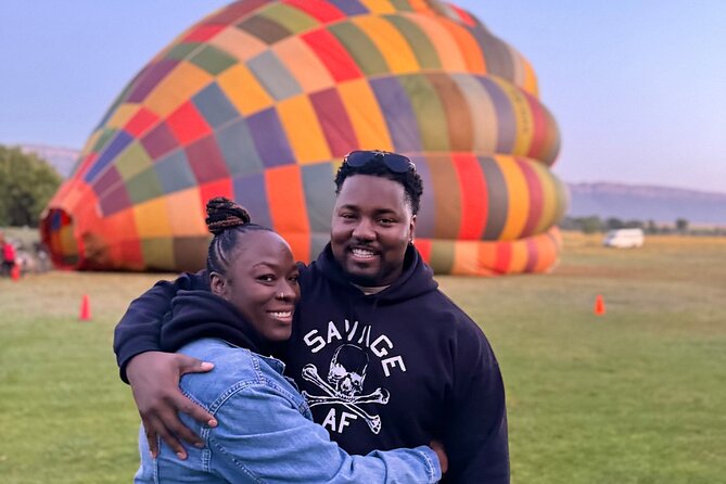 Johannesburg: Hot Air Balloon Flight along Magalies Valley - Watching the balloons come alive at Hartbeespoort