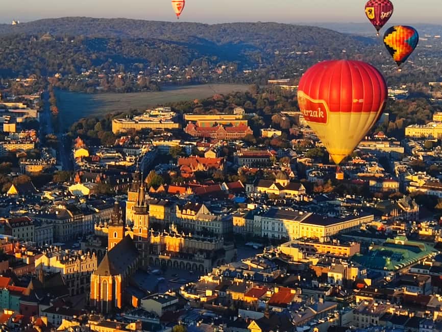Kraków: Hot Air Balloon Exclusive Tour with Champagne - One hour of quiet views