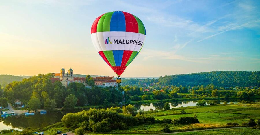 Kraków: Hot Air Balloon Flight with Champagne - Key points to know before you book