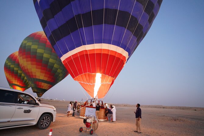 Magical Hot Air Balloon In Dubai - Who will enjoy this morning most