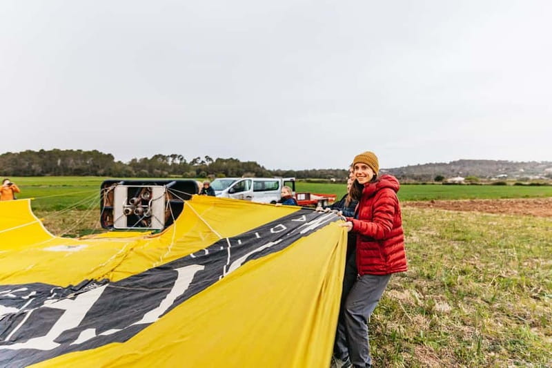 Mallorca: Hot Air Balloon Flight with Private Options - A one-hour flight over the countryside