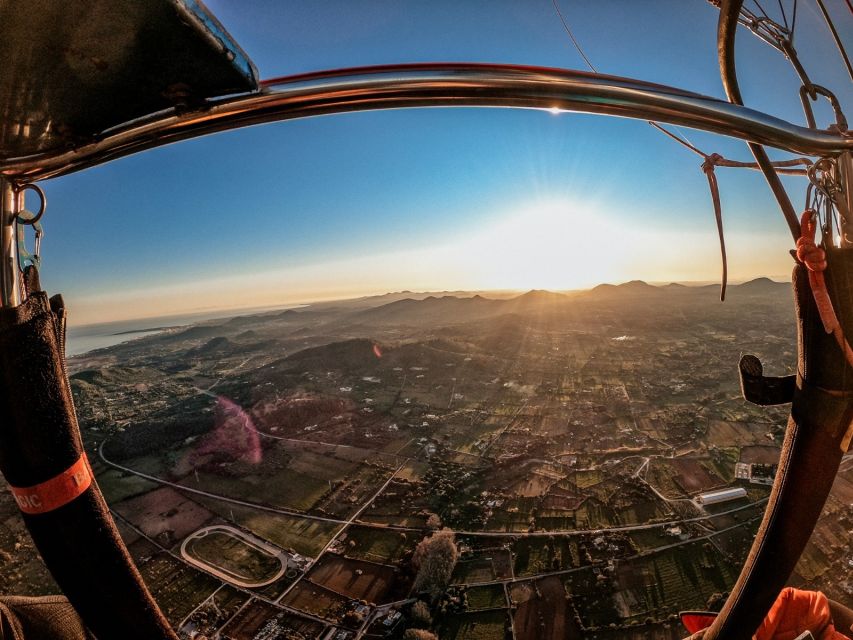 Mallorca: Private Hot Air Balloon Ride - One hour floating over the island