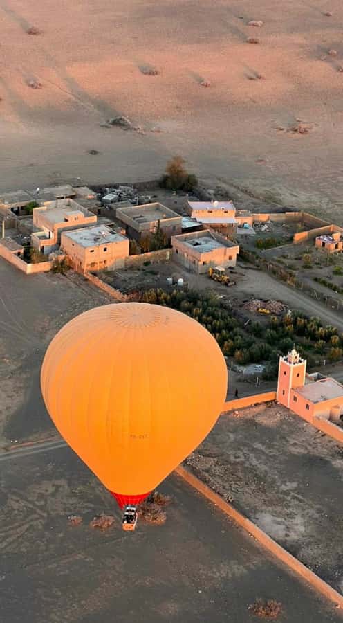 Marrakech: Balloon Flight, Berber Breakfast & Certificate - Landing safely, then eating well