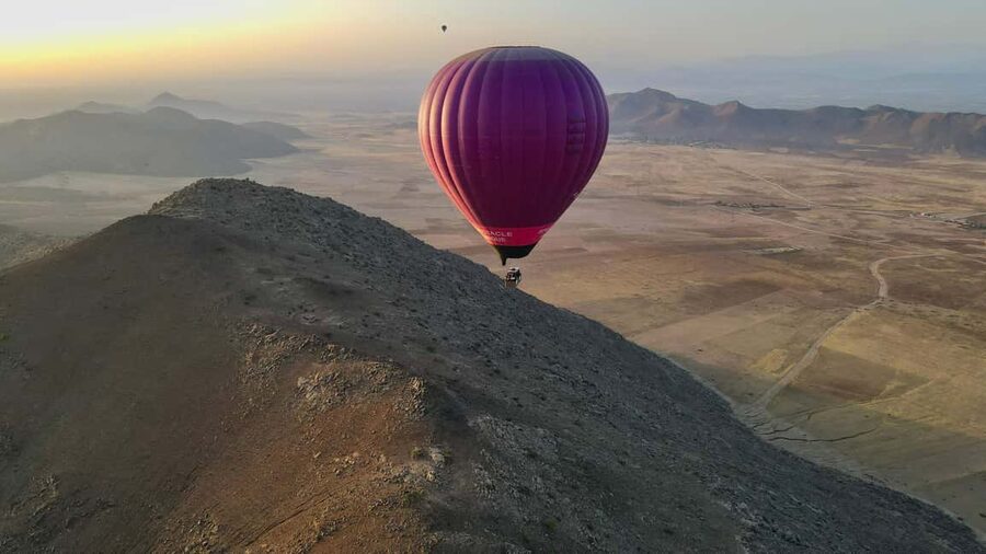 Marrakech: hot-air balloon flight with view of the Atlas Mountains and Berber breakfast - Leaving Marrakech before sunrise