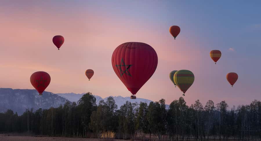 Marrakech: Hot Air Balloon Ride with Breakfast & Transfer - Tea, check-in, and the launch field