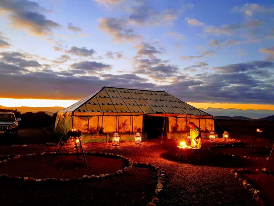 Marrakech: Hot Air Balloon Ride with Traditional Breakfast - Tea, pastries, and the balloon inflation