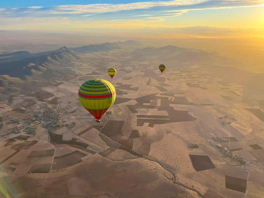 Marrakech: Private Hot Air Balloon Flight - Watching the balloon rise in the dark