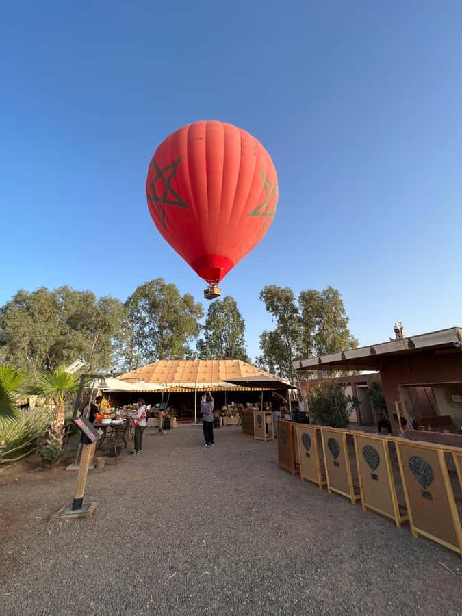Marrakesh: Early Morning 40-Minute Balloon Flight - Tea, croissants, and the first camp welcome