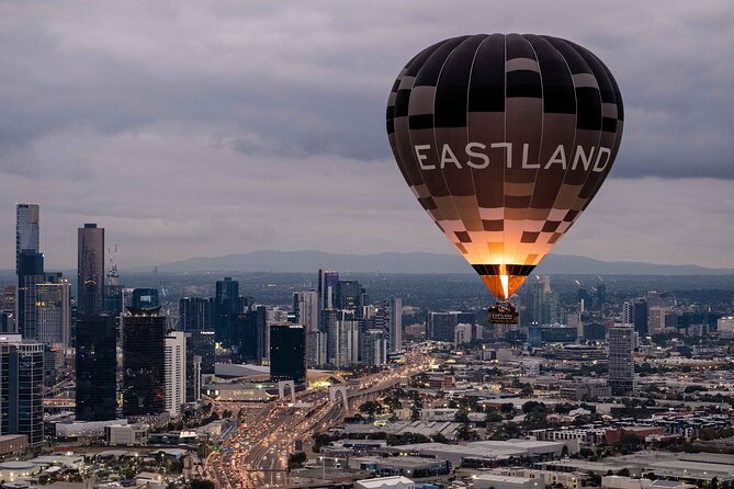 Melbourne sunrise balloon flight only - Sunrise light and the changing view