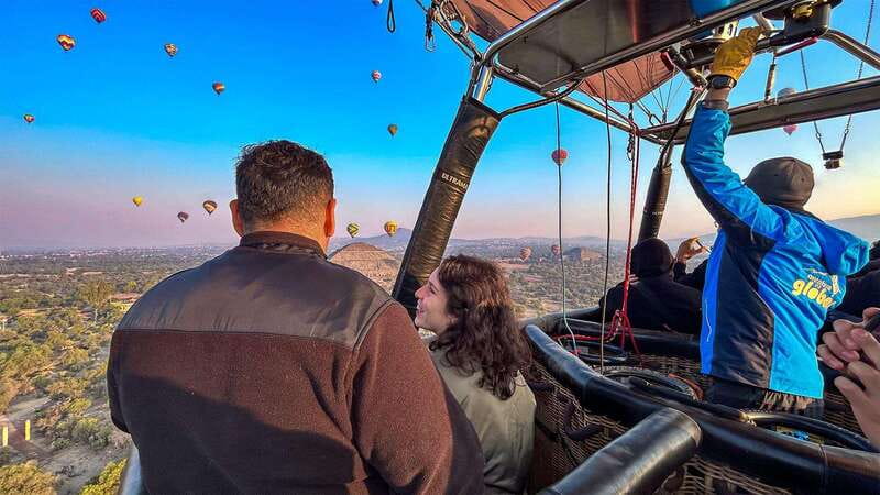 Mexico City: Balloon Flight, Teotihuacan & Guadalupe Shrine - Flying above Teotihuacan before breakfast