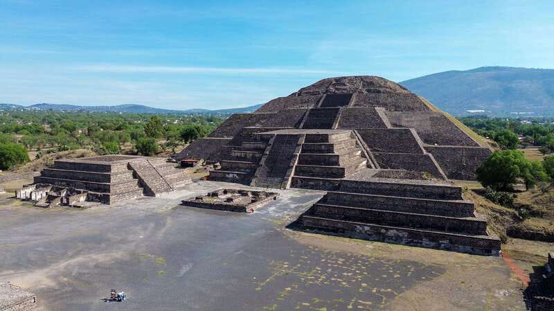 Mexico City: Balloon Flight, Teotihuacan & Guadalupe Shrine - Lunch and the change of mood at Guadalupe