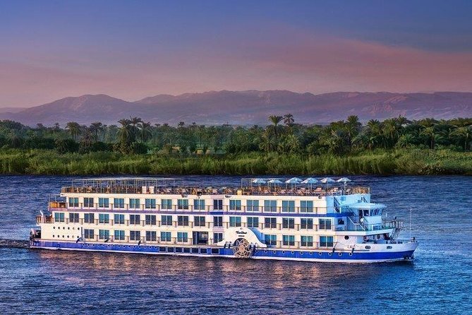 Nile cruise 3 nights from Aswan to Luxor with hot air balloon - Day two: Kom Ombo and an evening in Edfu