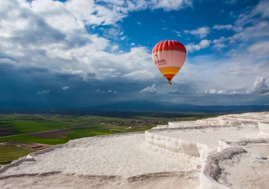 Pamukkale: Hot Air Balloon Flight with Flight Certificate - One hour above the white terraces