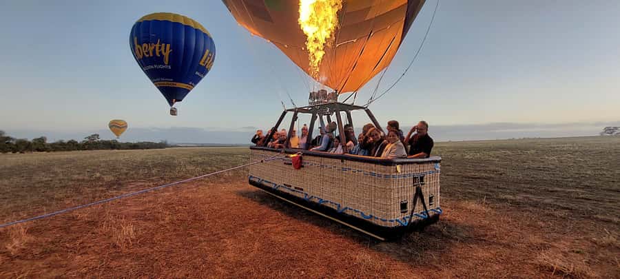 Perth to Northam: Balloon flight including shuttle bus - Breakfast at Dome Cafe