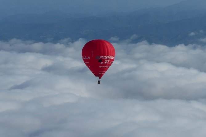 Pre-Pyrenees Balloon Flight with optional pick-up in Barcelona - Group size and personal attention