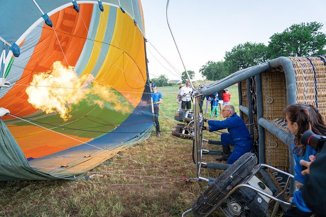 Professional hot air balloon rides at Assisi, Trasimeno in Umbria - What the $306.09 price includes and leaves out