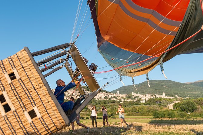 Professional hot air balloon rides at Assisi, Trasimeno in Umbria - Weather changes are part of ballooning