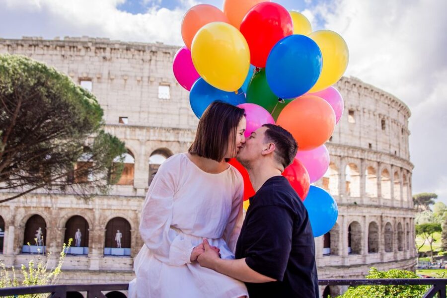 Rome: Professional Photoshoot With Balloons - Edited photos within 48 hours