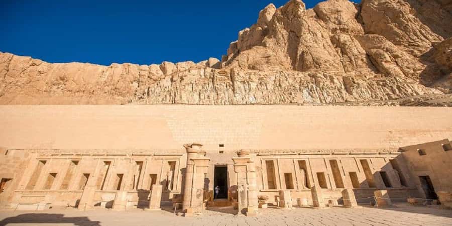 Safaga: Overnight Trip to Luxor with Balloon Ride & Hotel - Felucca time and the included extras