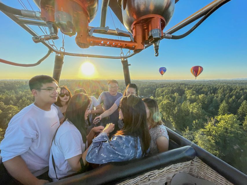 Seattle: Mt. Rainier Sunset Balloon Ride with Champagne - Who should book this balloon ride?