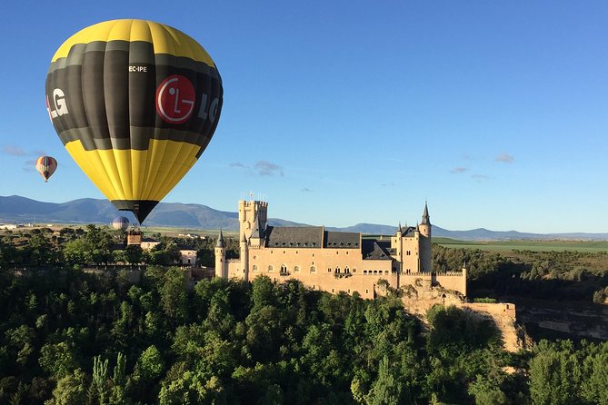 Segovia from the Skies: Sunrise Balloon Ride - The landing, packing up, and Spanish brunch