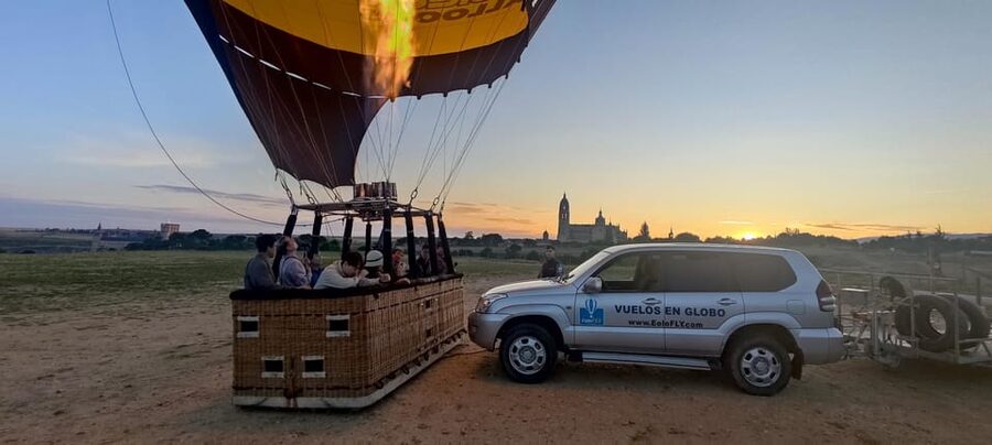 Segovia: Hot Air Balloon Flight with Picnic and Cava - Who should book this experience?