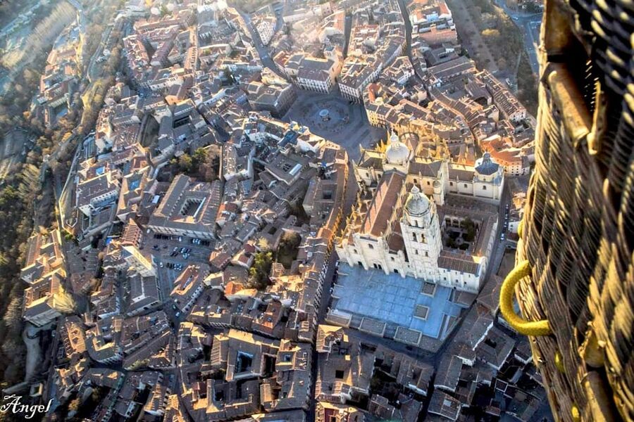 Segovia: Hot Air Balloon Flight with Picnic and Cava - Why Segovia is worth seeing from a balloon
