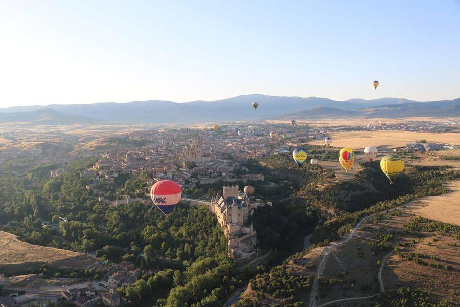 Segovia: Hot Air Balloon Flight with Picnic and Cava - Is $241 a fair price?