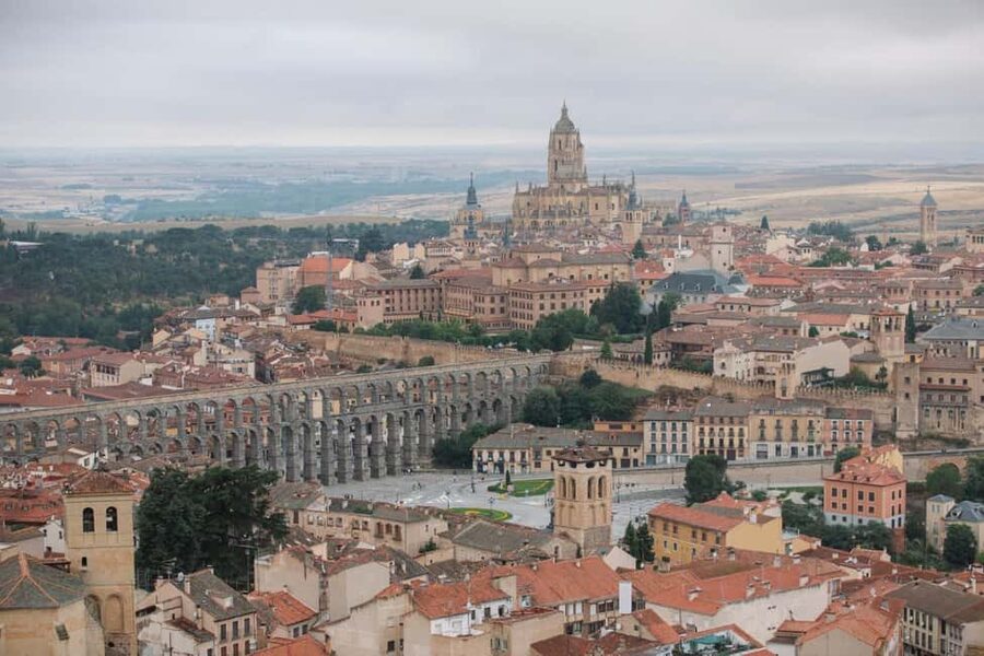 Segovia: Hot-air balloon ride with cava toast - Key points at a glance