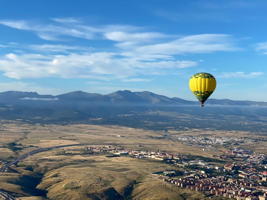 Segovia: Hot Air Balloon Ride with Picnic and Activity Video - Key points to know before booking
