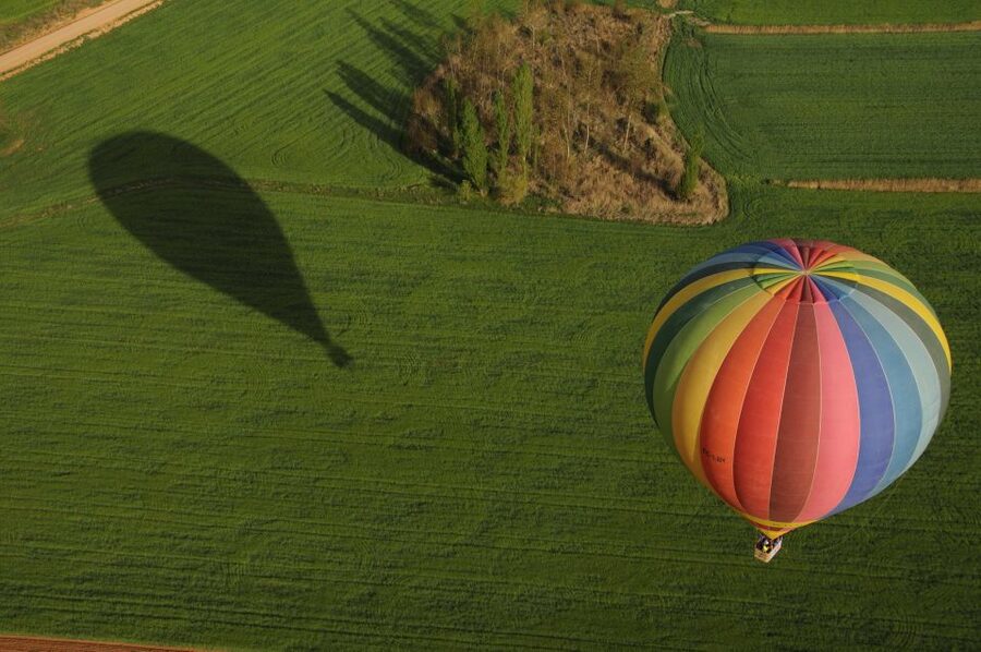 Segovia: Private Balloon Ride for 2 with Cava and Breakfast - One hour above the World Heritage city