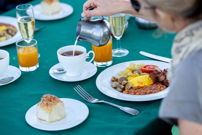 Serengeti Balloon Safari and authentic bush breakfast - Kiwarira and the Grumeti River from June to October