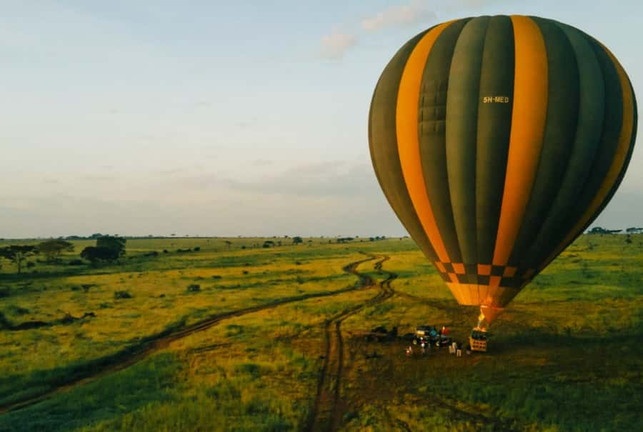 Serengeti: Hot Air Balloon Flight with Champagne Breakfast - Key points to know before booking
