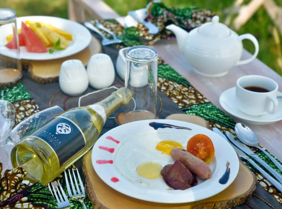 Serengeti: Hot Air Balloon Flight with Champagne Breakfast - Watching the balloon come alive