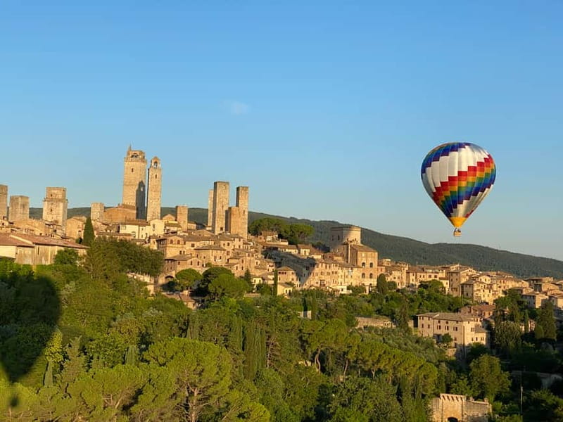 Siena: Balloon Flight Over Tuscany with a Glass of Wine - Landing in a field, then prosecco