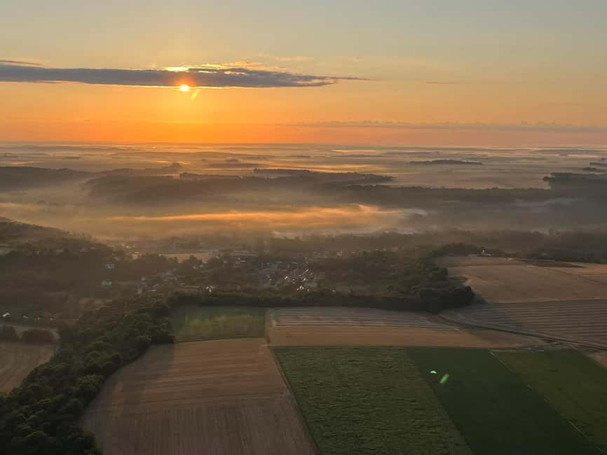 South of Paris: hot air balloon flight - One hour above fields and trees