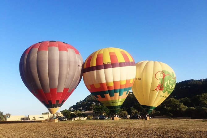 Sunrise and Sunset Experience Hot Air Balloon Ride Mallorca - Landing in a field is part of the deal