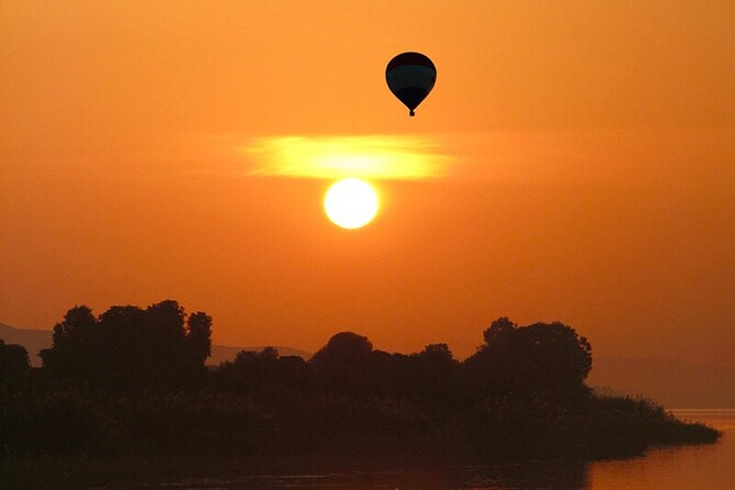 Sunrise Ballooning Luxor with Transfers Included - The Valley of the Kings from the air