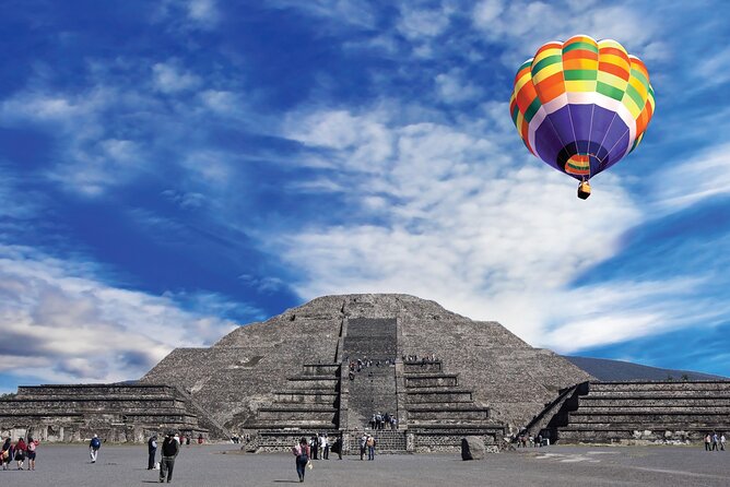 Sunrise HotAir Balloon Adventure Over Teotihuacan's Pyramids - What the balloon flight feels like