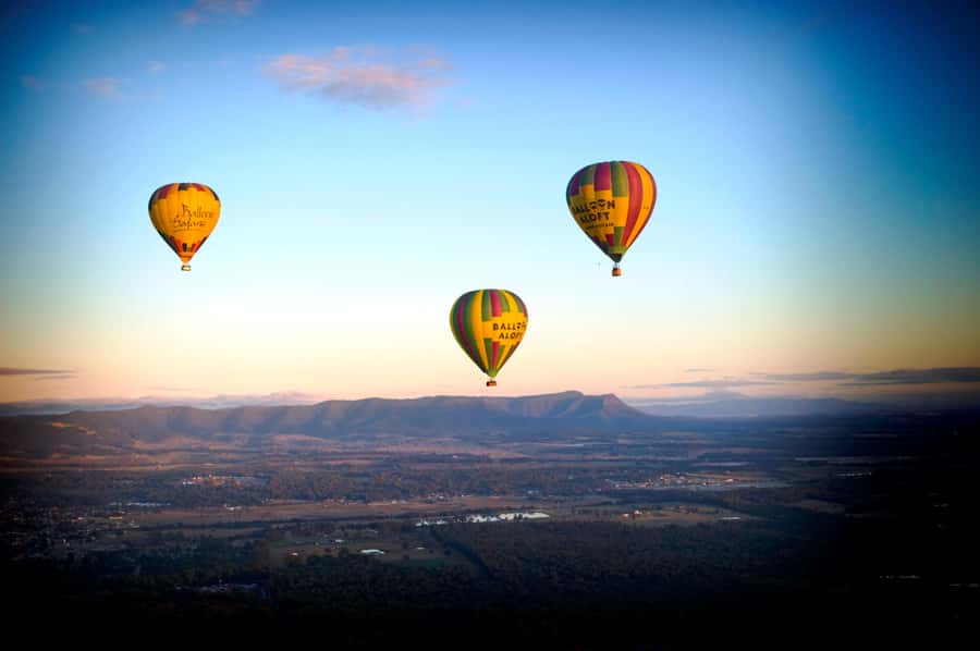 Sydney: Hunter Valley Sunrise Balloon Flight with Transfer - Leaving Sydney before sunrise