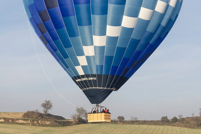 Temecula Shared Hot Air Balloon Flight - Getting into the basket