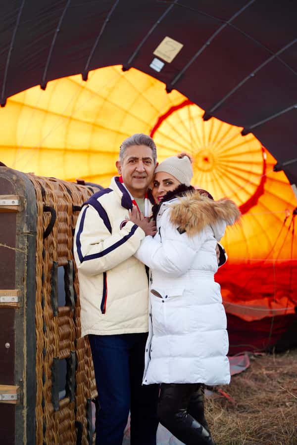 Temecula: Sunrise Hot Air Balloon Ride with Champagne - What the shared basket feels like