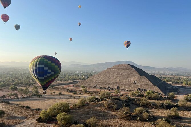 Teotihuacan Hot Air Balloon Flight - Sunrise over the Pyramid of the Sun