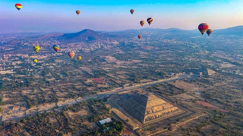 Teotihuacan: Hot Air Balloon Ride with Breakfast - Fifty minutes above the Sun and Moon Pyramids