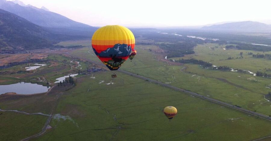 Teton Village: Grand Tetons Sunrise Hot Air Balloon Tour - Preparing the balloon and climbing aboard