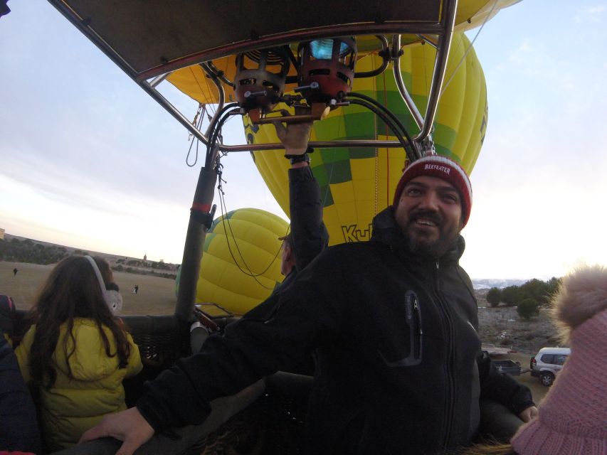 Toledo: Hot Air Balloon Ride with Spanish Breakfast - Photos, video, and your flight certificate