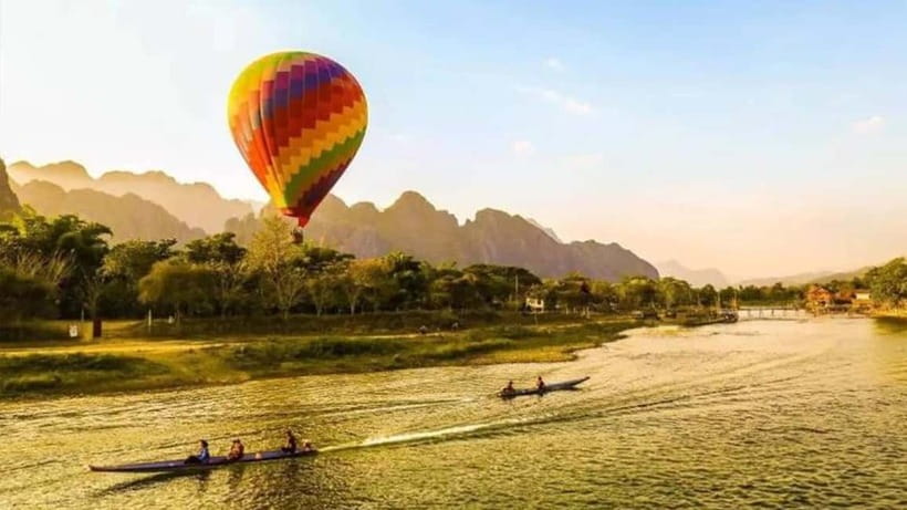Vang vieng: Longtail boat&Hot Air Balloon&hotel pick-up - Why this pairing works in Vang Vieng